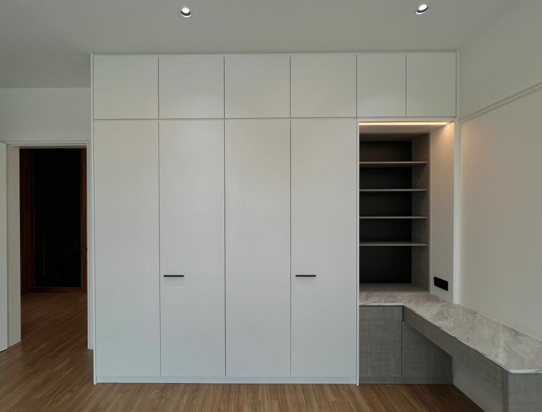 Modern White Melamine Wardrobe With Black Handle