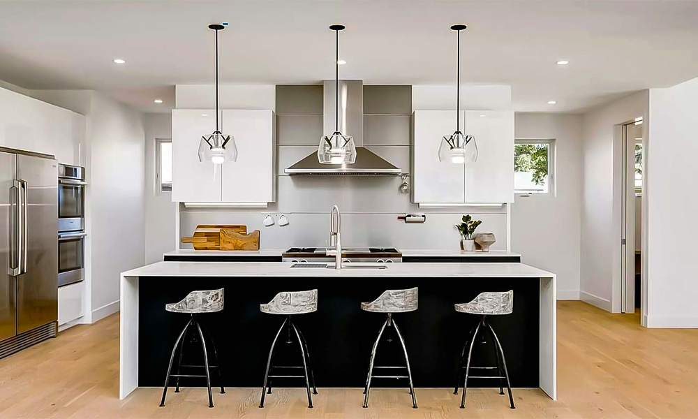Kitchen Cabinet with Elegant Look Anti-Scratch Lacquer Finish Contemporery Style Eco-friendly for Modern Family Kitchen