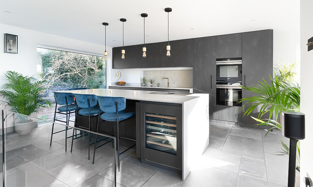 Modern Kitchen Cabinet with Countertop Stain-Proof Lacquer Finish Contemporary Style Eco-friendly for High-End House Living