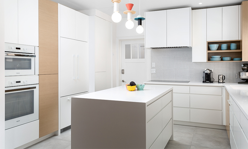 Modern Kitchen Cabinet Fingerprint-Free Lacquer Finish Elegant Style Eco-friendly Drawers for Modern Homes