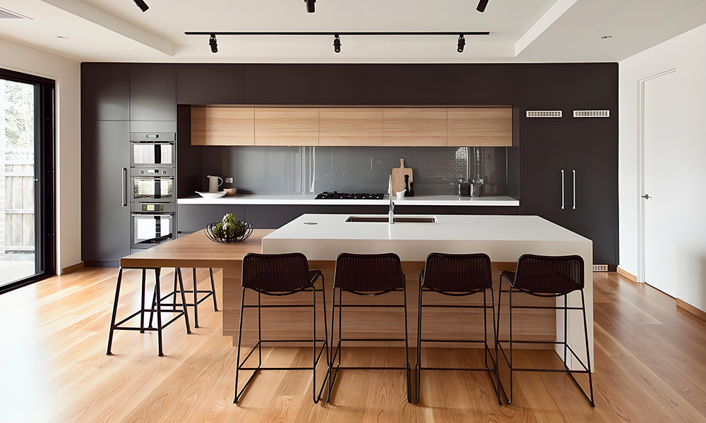 Modern Kitchen Cabinet Polished Lacquer Finish Contemporary Style Functional Layout Reinforced Hinges for Elegant Kitchen