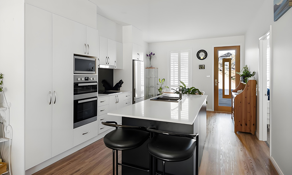 Modern Kitchen Cabinet Smooth Lacquer Surface Elegant Style Adjustable Shelves Space-saving Design for Home Kitchens