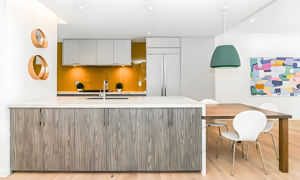 Kitchen Cabinet with Smooth Lacquer Finish Contemporary Style Flexible Shelves for Modern Kitchen Settings
