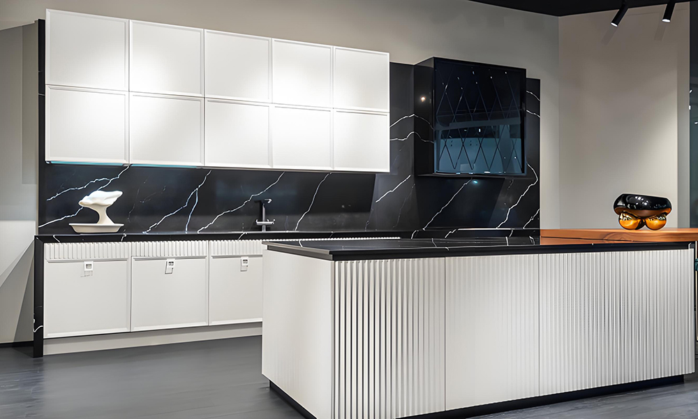 Modern Kitchen Cabinet Sleek Lacquer Finish Durable Minimalist Style Adjustable Inserts for Contemporary Homes