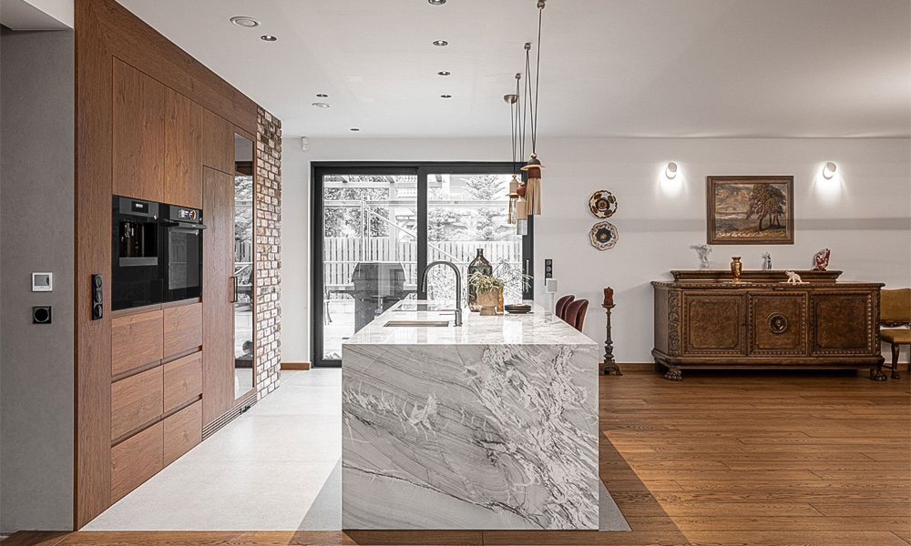 Kitchen Cabinet with Textured Veneer Panels Easy Clean Surfaces Modern Style Corner Pull Outs for Functional Kitchens