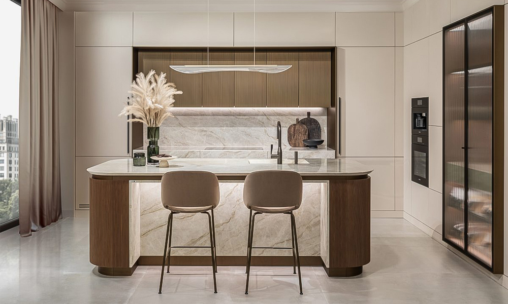 Modern Kitchen Cabinet Polished Veneer Finish Moisture Resistant No-Slam Drawers for Functional Compact Kitchens