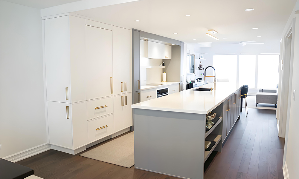 Kitchen Cabinet Modern Style Mold-Proof Smooth White Lacquer Finish Durable Adjustable Shelves for Contemporary Homes