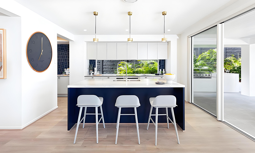 Kitchen Cabinets Scratch-Resistant Lacquer Finish Contemporary Style Space-saving Design Soft-Close Drawer for Modern Living Kitchens