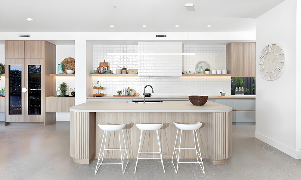 ChatGPT 说： A modern one-wall kitchen featuring wood veneer upper cabinets and glossy lacquer base cabinets, complemented by a sleek central island. The clean lines, natural wood tones, and reflective lacquer surfaces create a stylish and functional cooking space with a contemporary aesthetic.