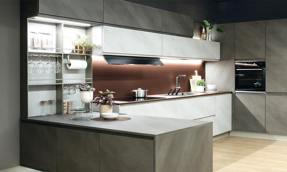 Modern Kitchen Cabinet Matte Lacquer Cabinets Functional Design Soft-Close Hinges for Contemporary Houses